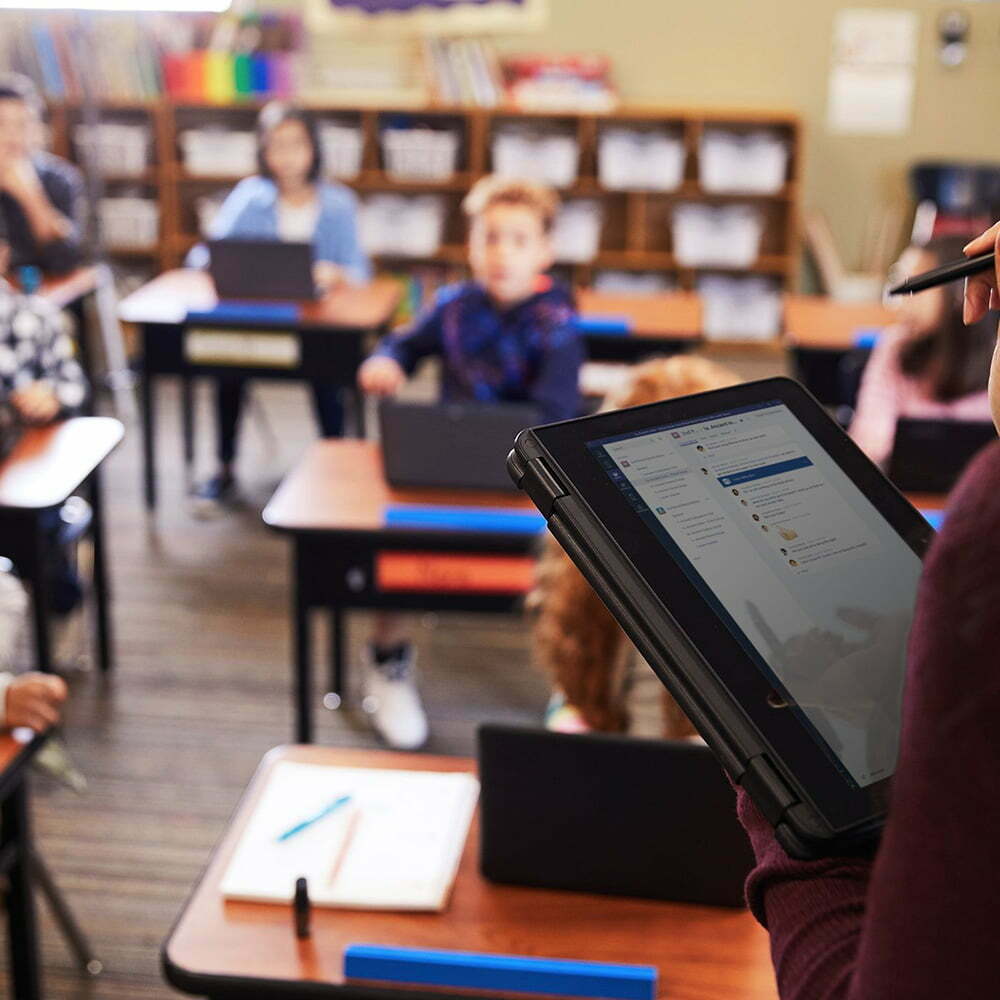 لپ تاپ برای دانش آموزان
