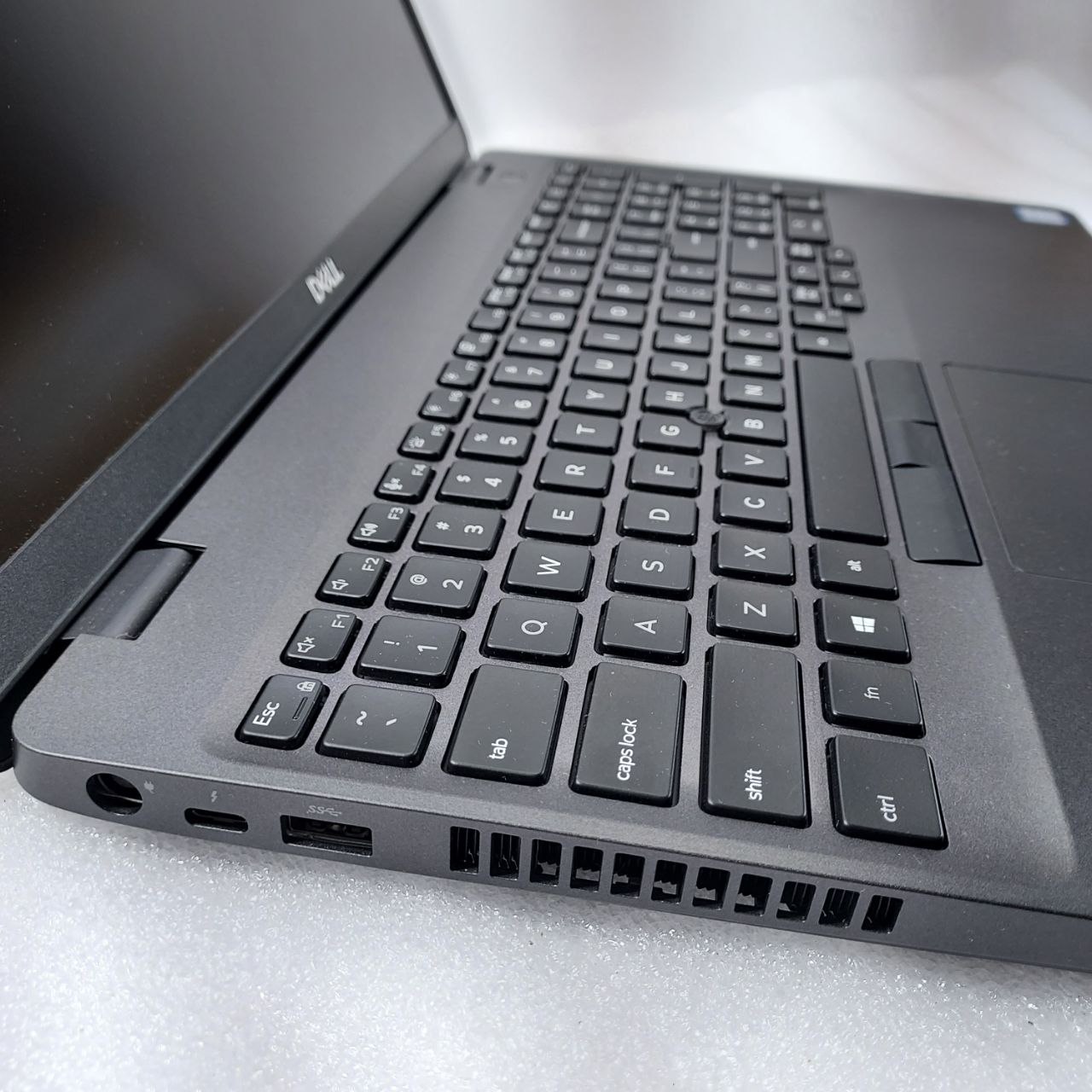 درگاه های لپ تاپ استوک Dell 5501