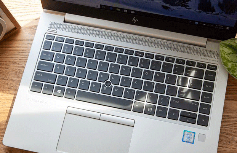  HP EliteBook 850 G5 – Core i7 – 8550U – 16GB Ram – 512GB SSD – 2GB AMD Radeon R7 240 – Full-HD
